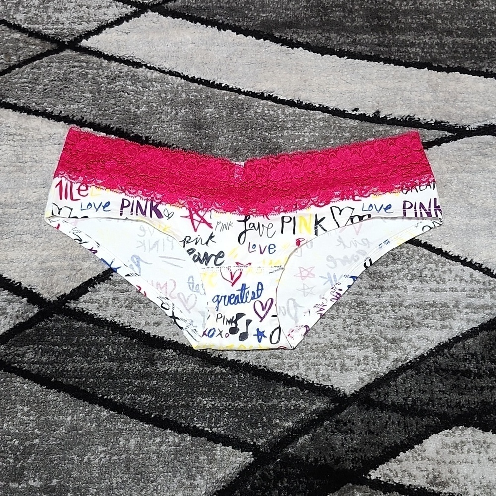 VINTAGE VS PINK NWOT 2010 GRAFFITI LACE-TRIM EXTRA LOW-RISE HIPSTER CHEEKY P…